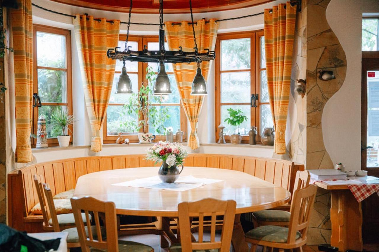 Herrenschenke-Cafe Eiring Konigsberg in Bayern Экстерьер фото